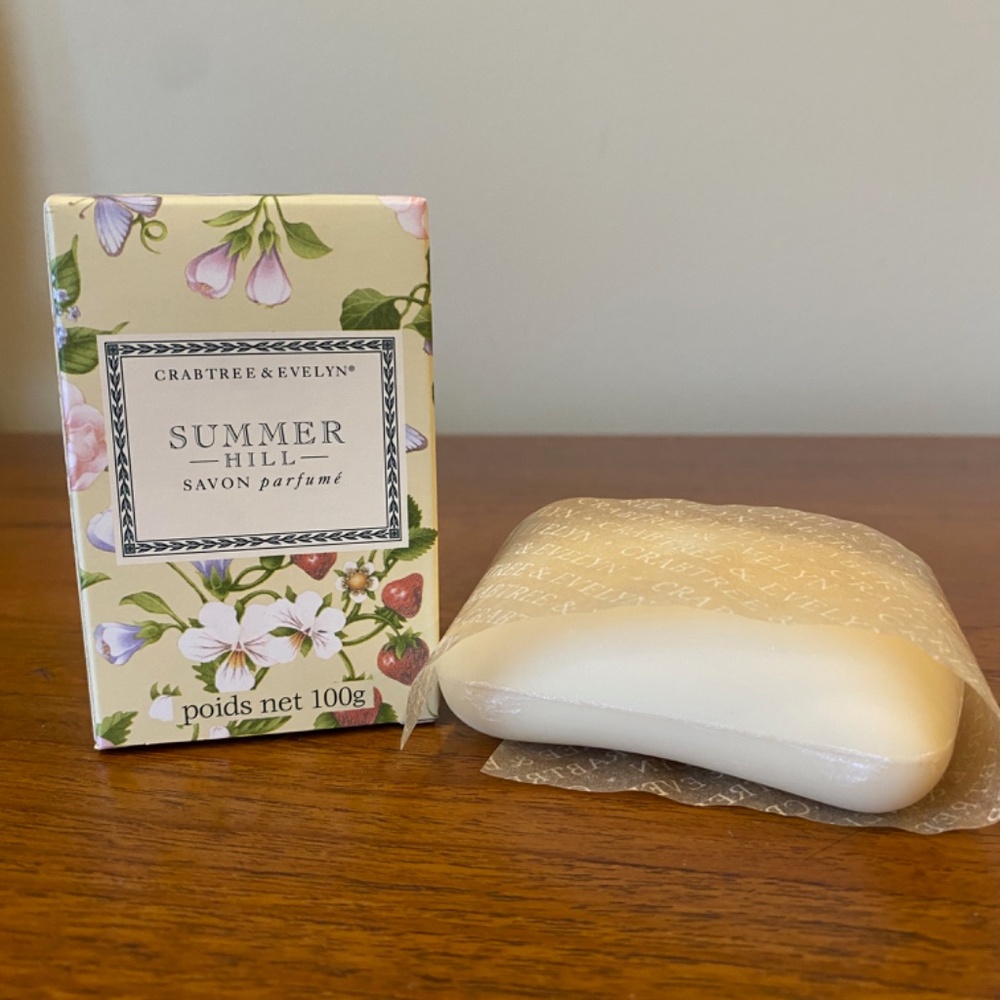 Rare Crabtree and Evelyn Summer Hill Scented Bath Soap